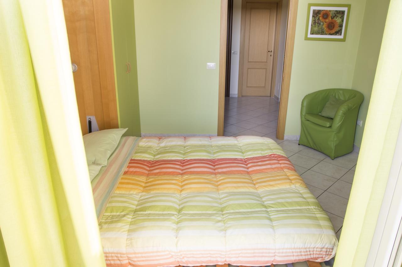 Al Centro E Meglio B&B Neapel Exteriör bild